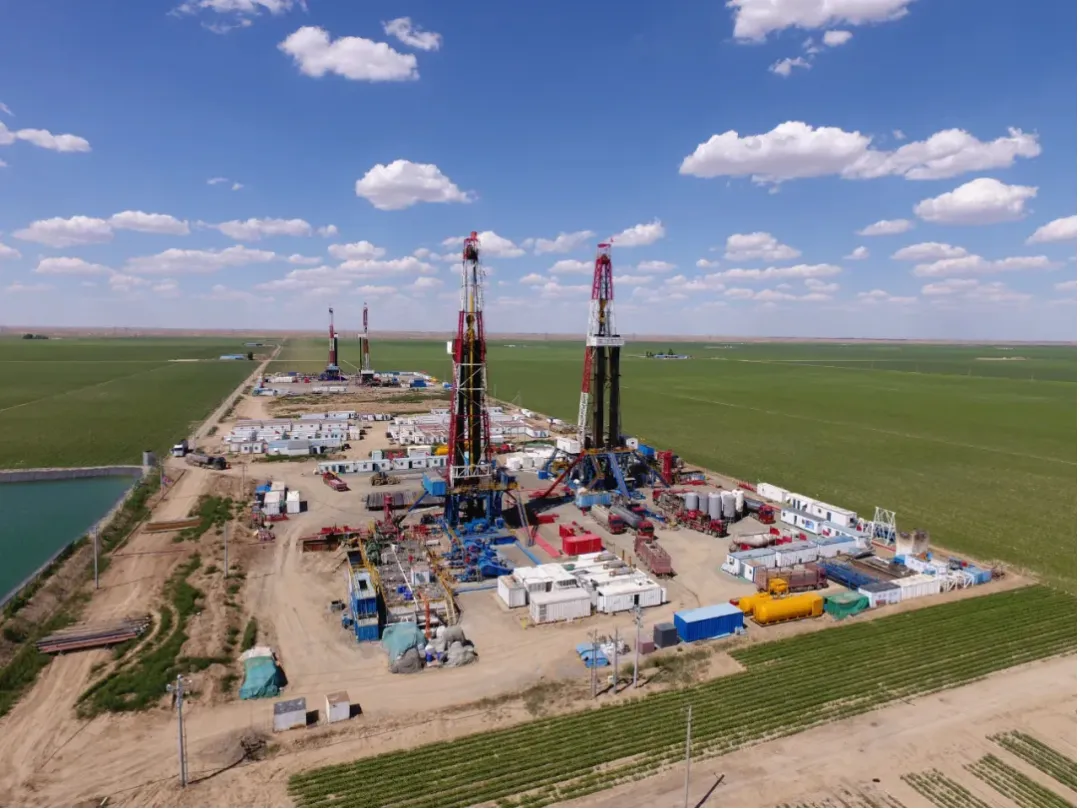 1764827651228078225.jpg 1764827651228078225.jpg